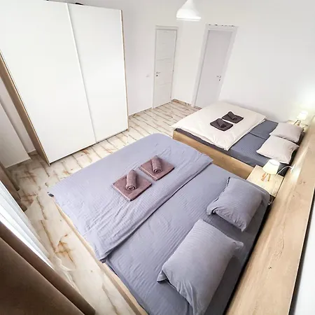 Apartment Vacation 893